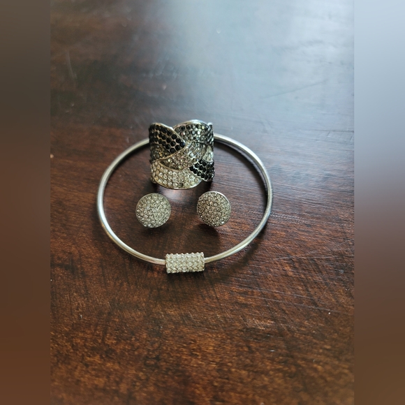 Lia Sophia Jewelry Bundle - ring size 8 - Picture 1 of 6